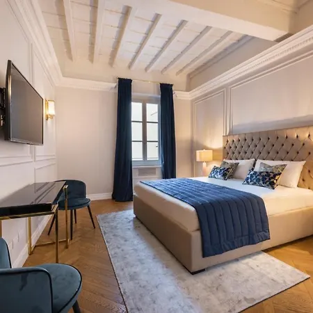 Borgo Albizi Penthouse Apartment *