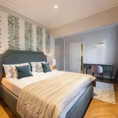 Borgo Albizi Penthouse Apartment
